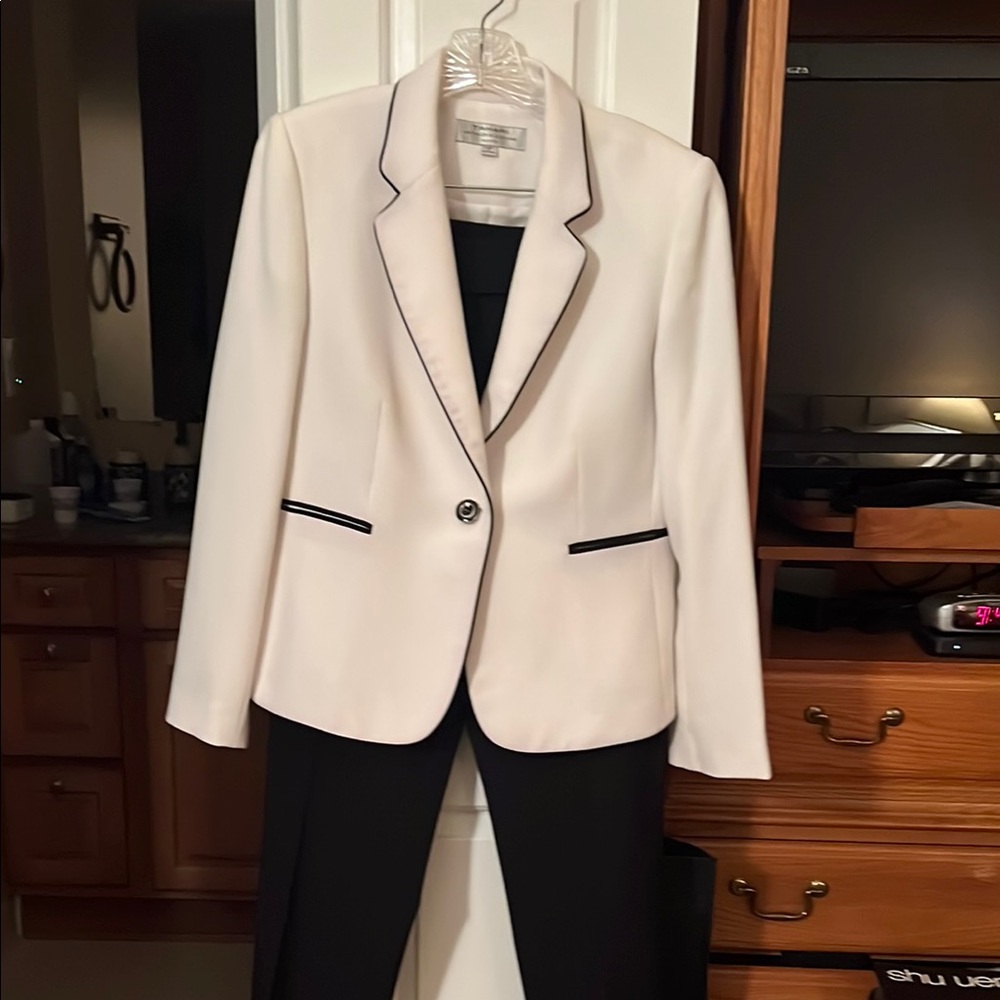 Women's Tahari White Pantsuit with Black Trim